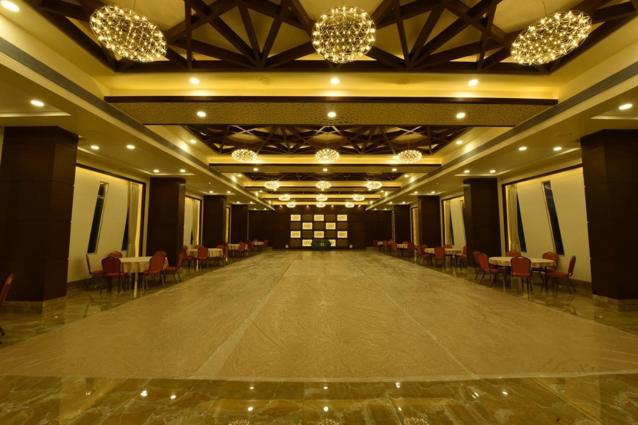 Orbit99 Club And Resort Rawal Exterior photo